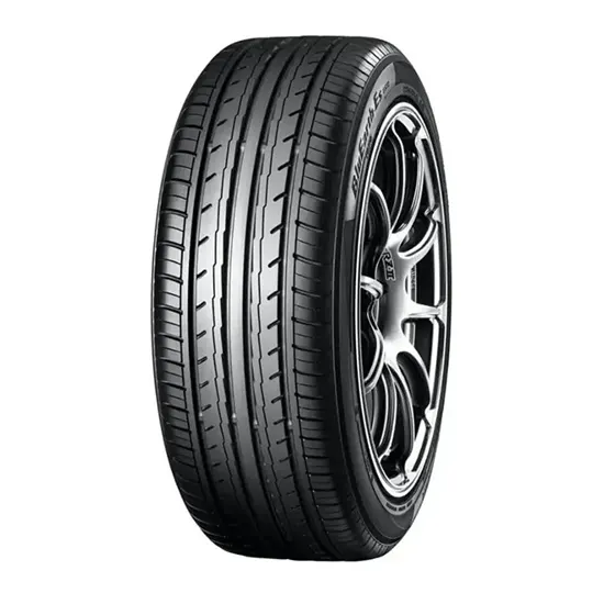 YOKOHAMA 215/60R16 95H BluEarth AE50